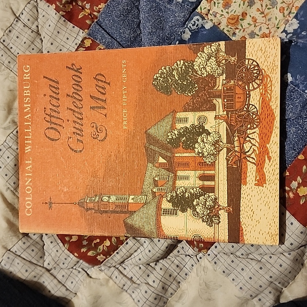 Colonial Williamsburg Official Guidebook & Map